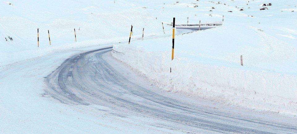 The ultimate guide to driving in snow & ice